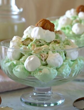Creamy Watergate Salad - Easy Retro Pistachio Dessert